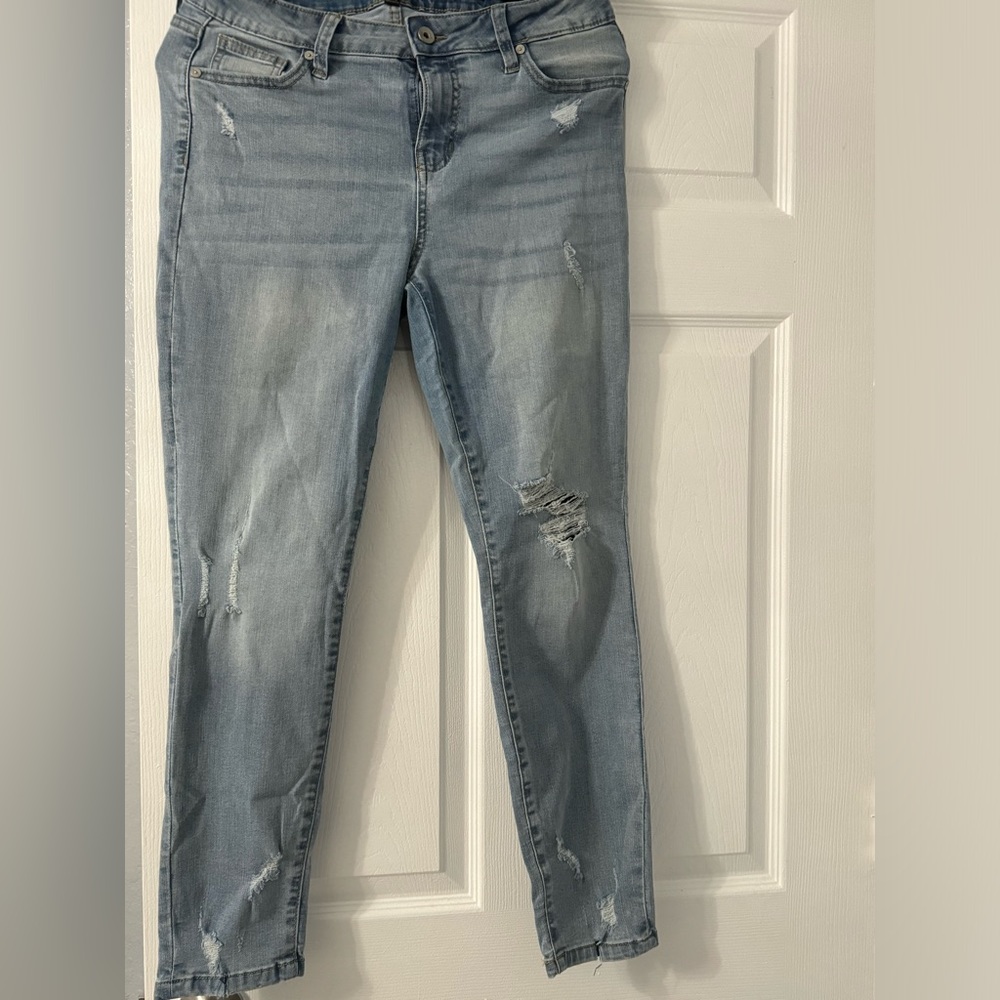 Kendall & Kylie ripped jeans